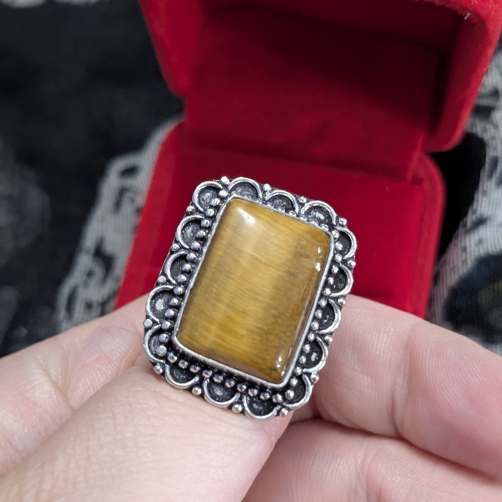 Vintage Handcrafted 925 Sterling Silver Ring with Genuin Tiger's Eye SIZE 8
